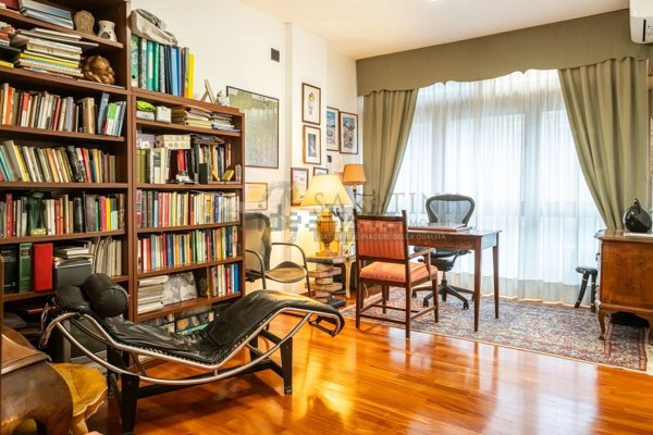 appartamento in vendita a Milano in zona Stazione Centrale