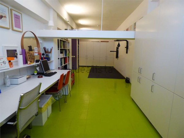 locale di sgombero in vendita a Milano in zona Comasina