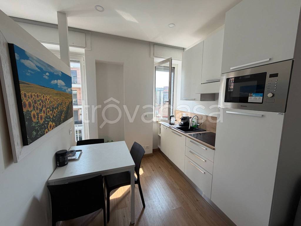 appartamento in vendita a Milano in zona Loreto