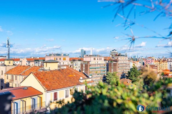 appartamento in vendita a Milano in zona Forze Armate