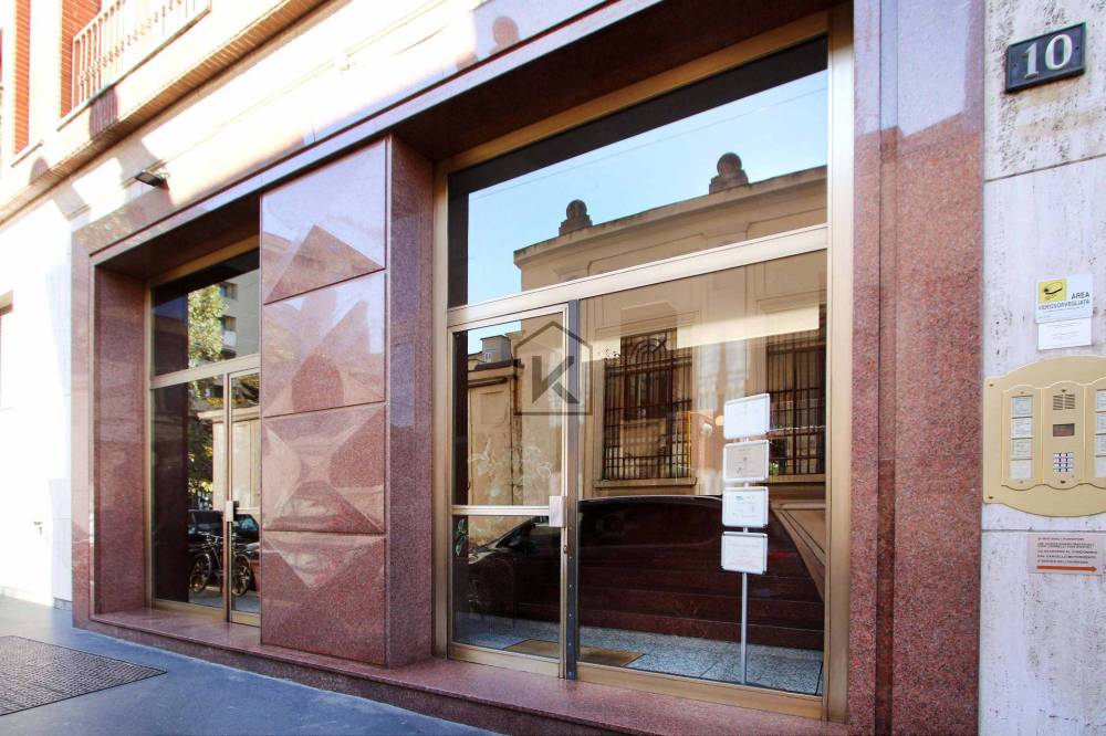 ufficio in vendita a Milano in zona Porta Volta