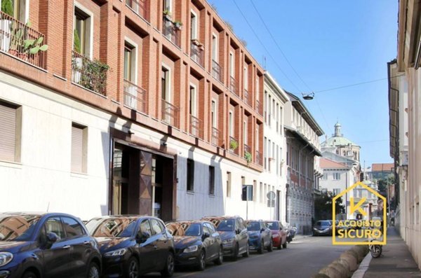 ufficio in vendita a Milano in zona Porta Volta