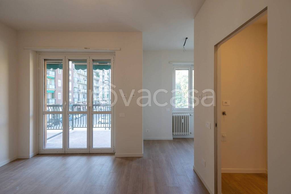 appartamento in vendita a Milano in zona Lorenteggio