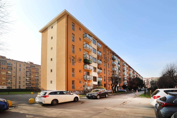 appartamento in vendita a Milano in zona Gallaratese