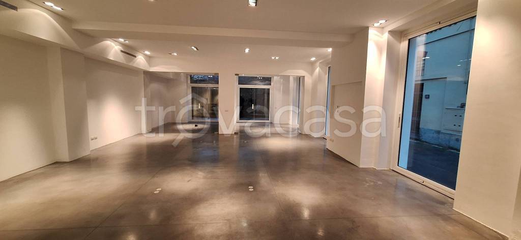 appartamento in vendita a Milano in zona Porta Nuova