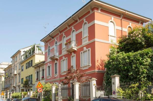 appartamento in vendita a Milano in zona Bocconi