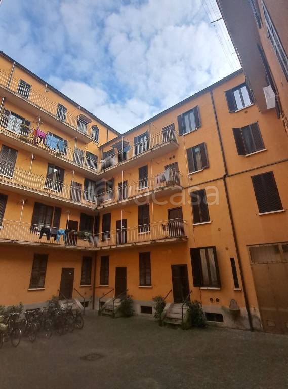 appartamento in vendita a Milano in zona Porta Genova