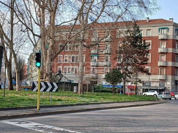 appartamento in vendita a Milano in zona Famagosta