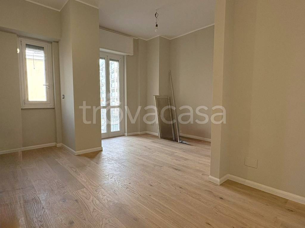 appartamento in vendita a Milano in zona Famagosta