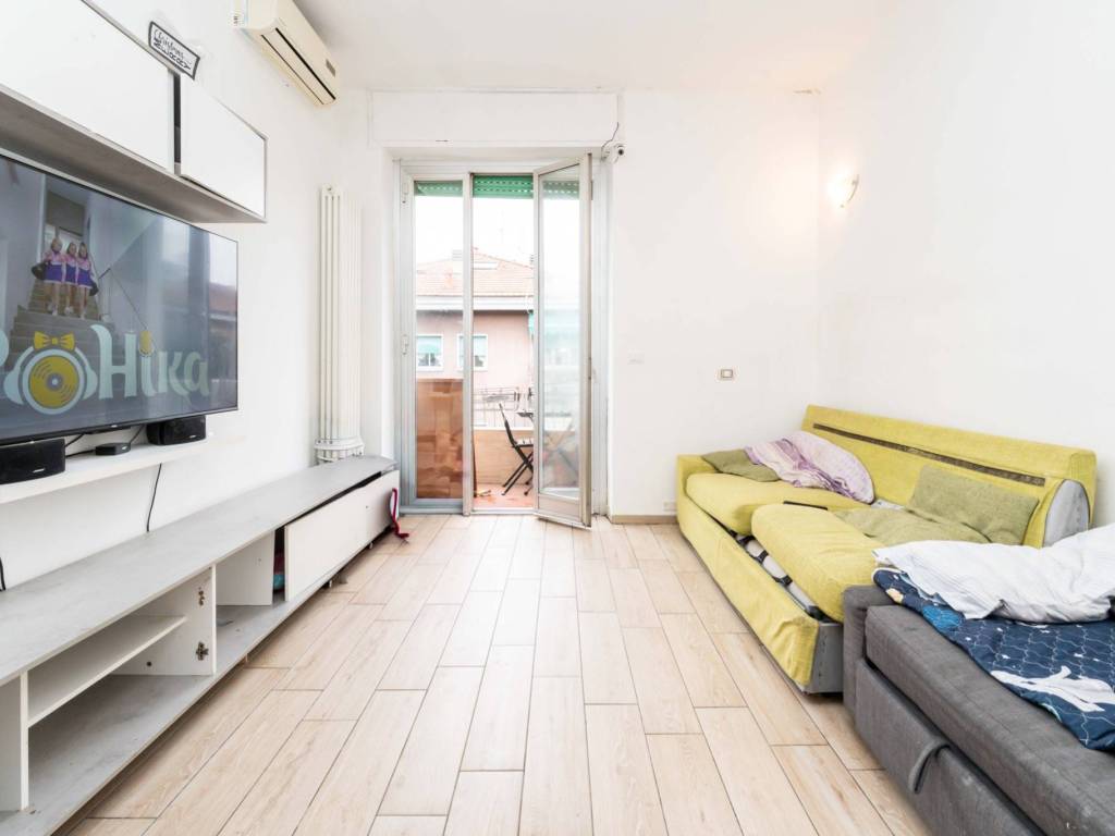 appartamento in vendita a Milano in zona Adriano