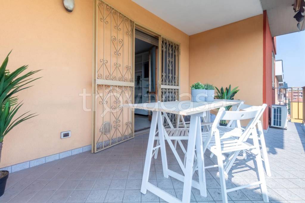 appartamento in vendita a Milano in zona Famagosta