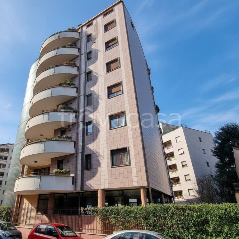 appartamento in vendita a Milano in zona Affori