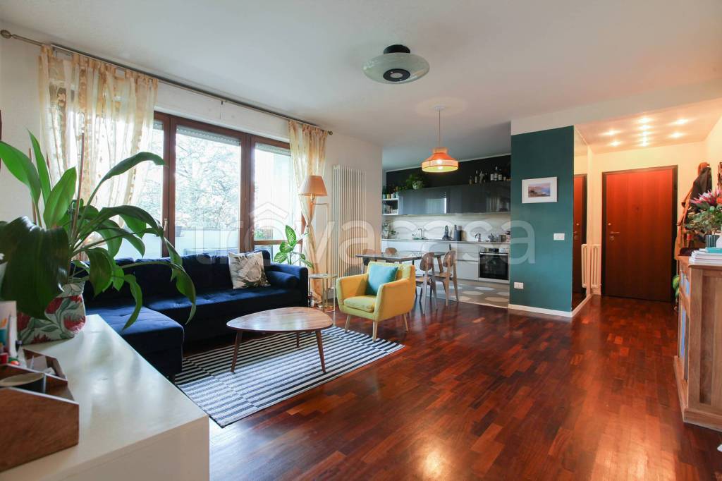 appartamento in vendita a Milano in zona Greco