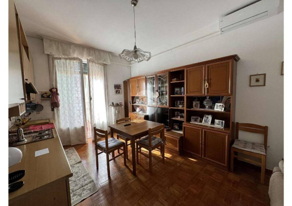 appartamento in vendita a Milano in zona Lorenteggio