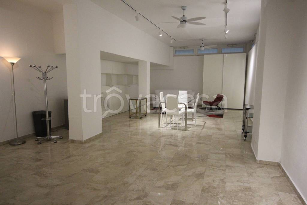 negozio in vendita a Milano
