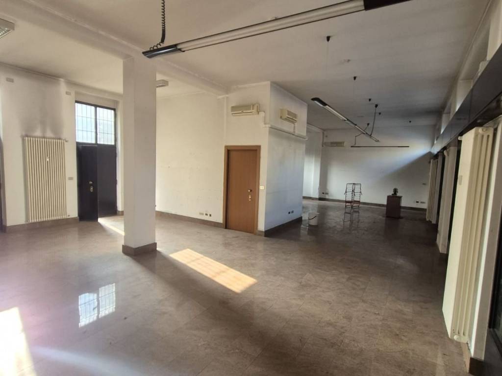 negozio in vendita a Milano