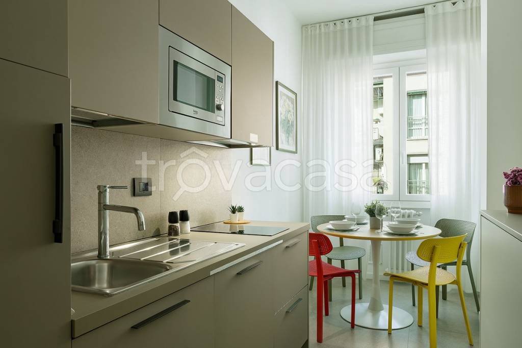 appartamento in vendita a Milano in zona Cadorna