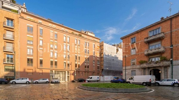 appartamento in vendita a Milano in zona Sant'Ambrogio