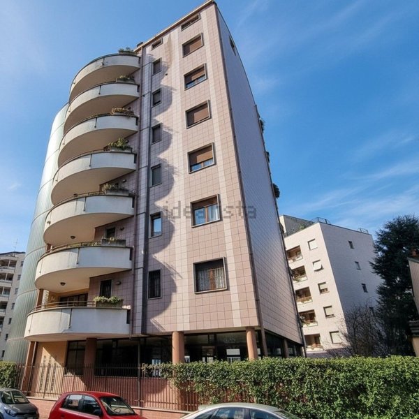 appartamento in vendita a Milano in zona Affori