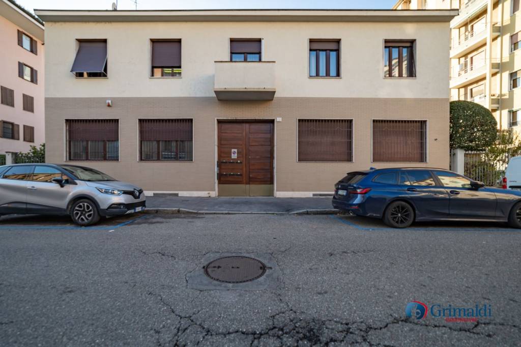 appartamento in vendita a Milano in zona Rembrandt