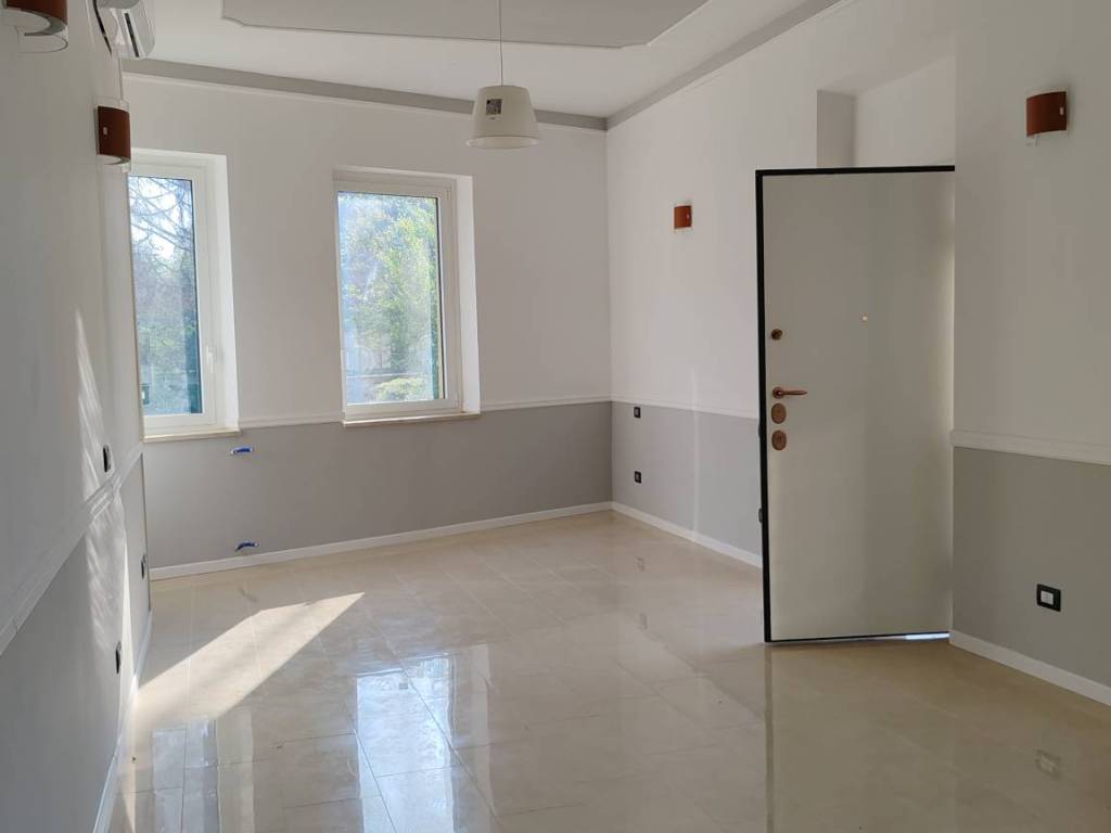 appartamento in vendita a Milano in zona Baggio