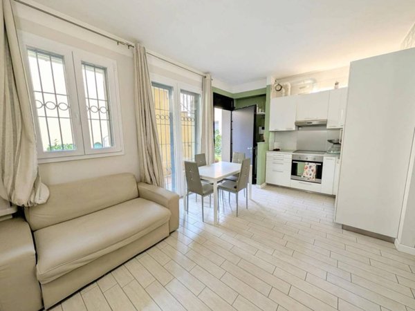 appartamento in vendita a Milano in zona Morivione