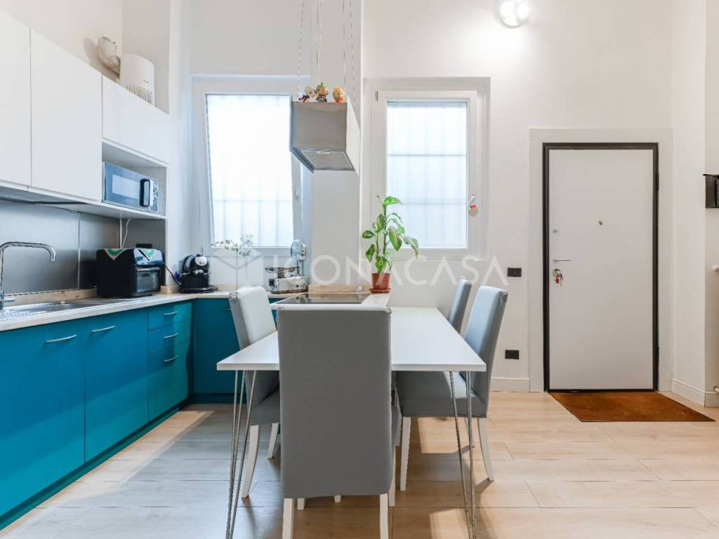 appartamento in vendita a Milano in zona Piazzale Lodi
