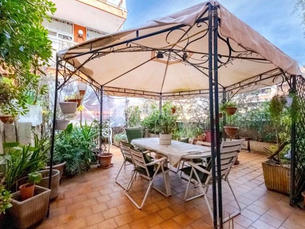 appartamento in vendita a Milano in zona Adriano