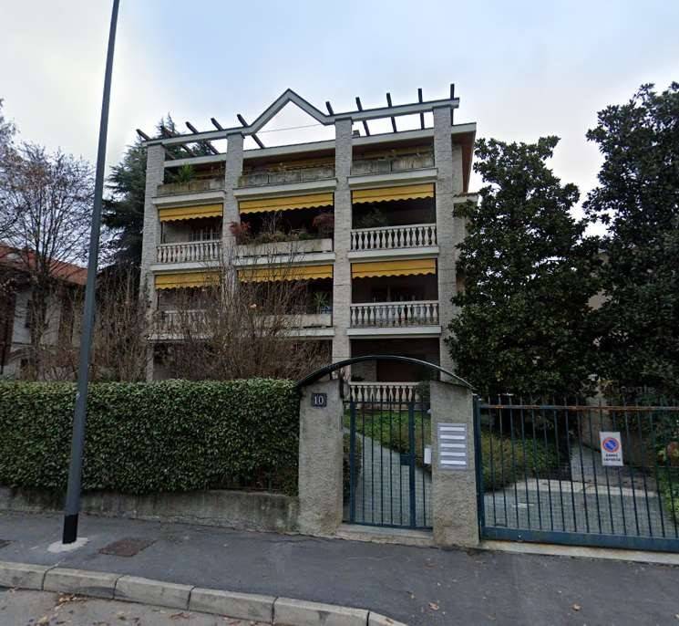 appartamento in vendita a Milano in zona Trenno