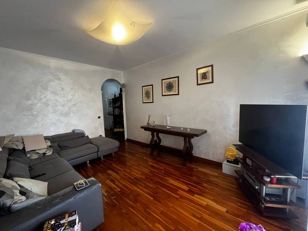 appartamento in vendita a Milano in zona Baggio