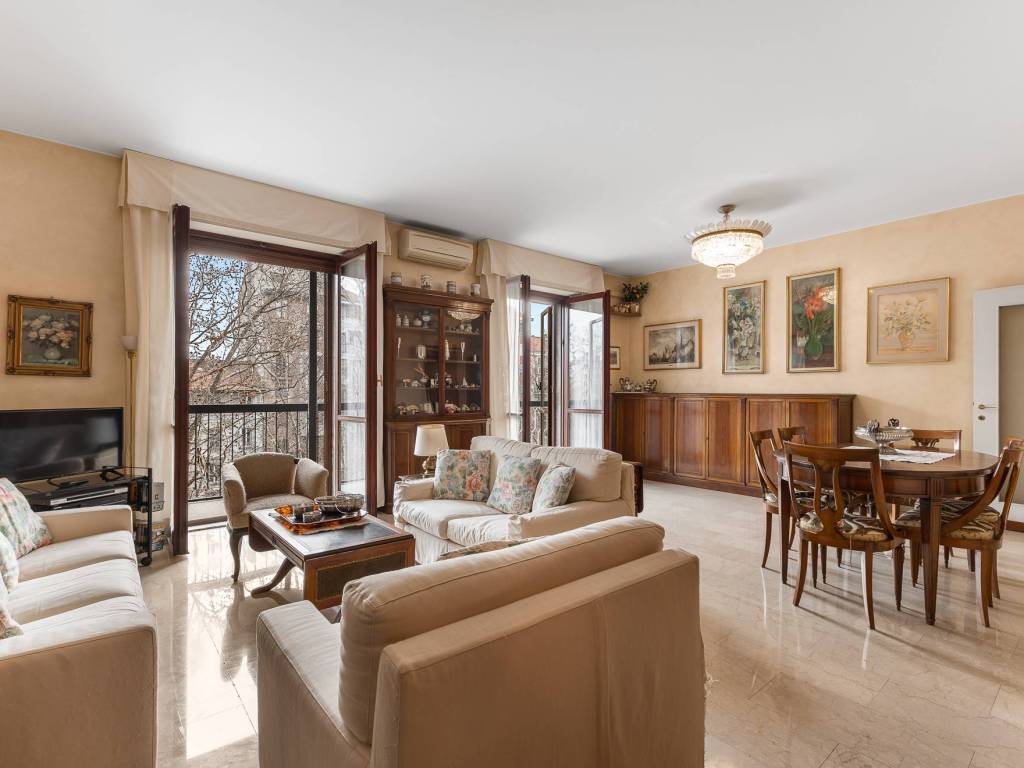 appartamento in vendita a Milano in zona Città Studi