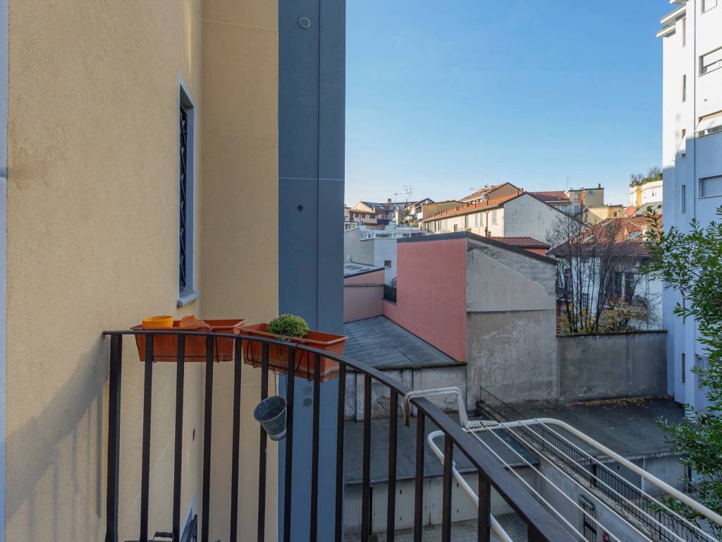 appartamento in vendita a Milano in zona Solari