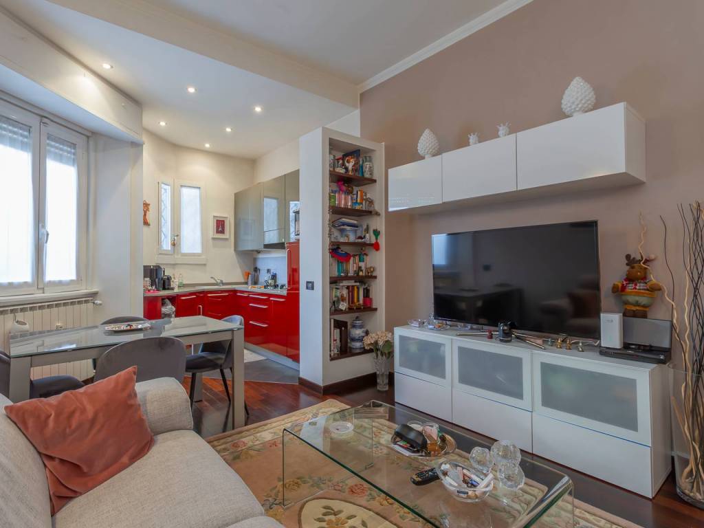 appartamento in vendita a Milano in zona Cadorna