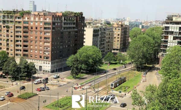 intera palazzina in vendita a Milano in zona Centro Direzionale