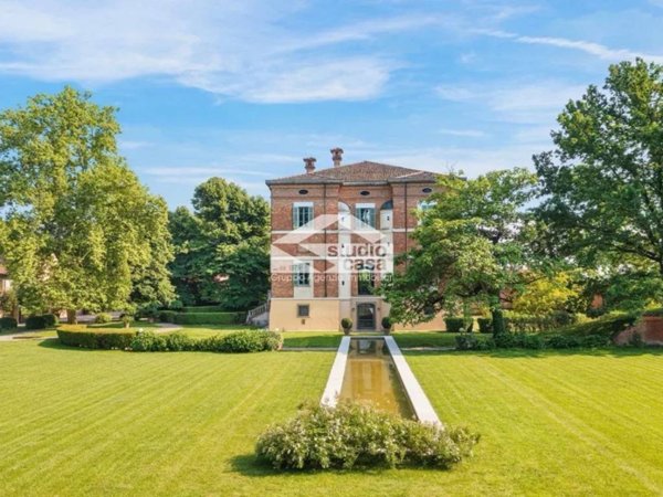 casa indipendente in vendita a Milano in zona Piazzale Lodi