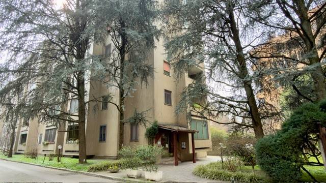 appartamento in vendita a Milano in zona Vigentino