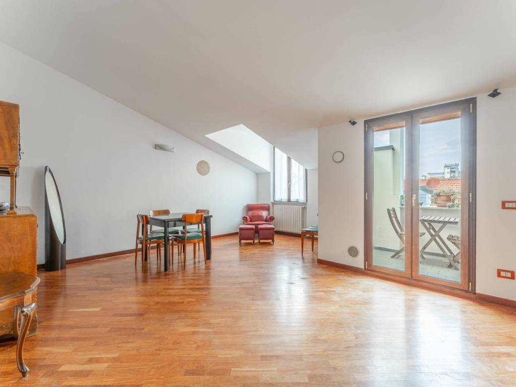 appartamento in vendita a Milano in zona Vigentino