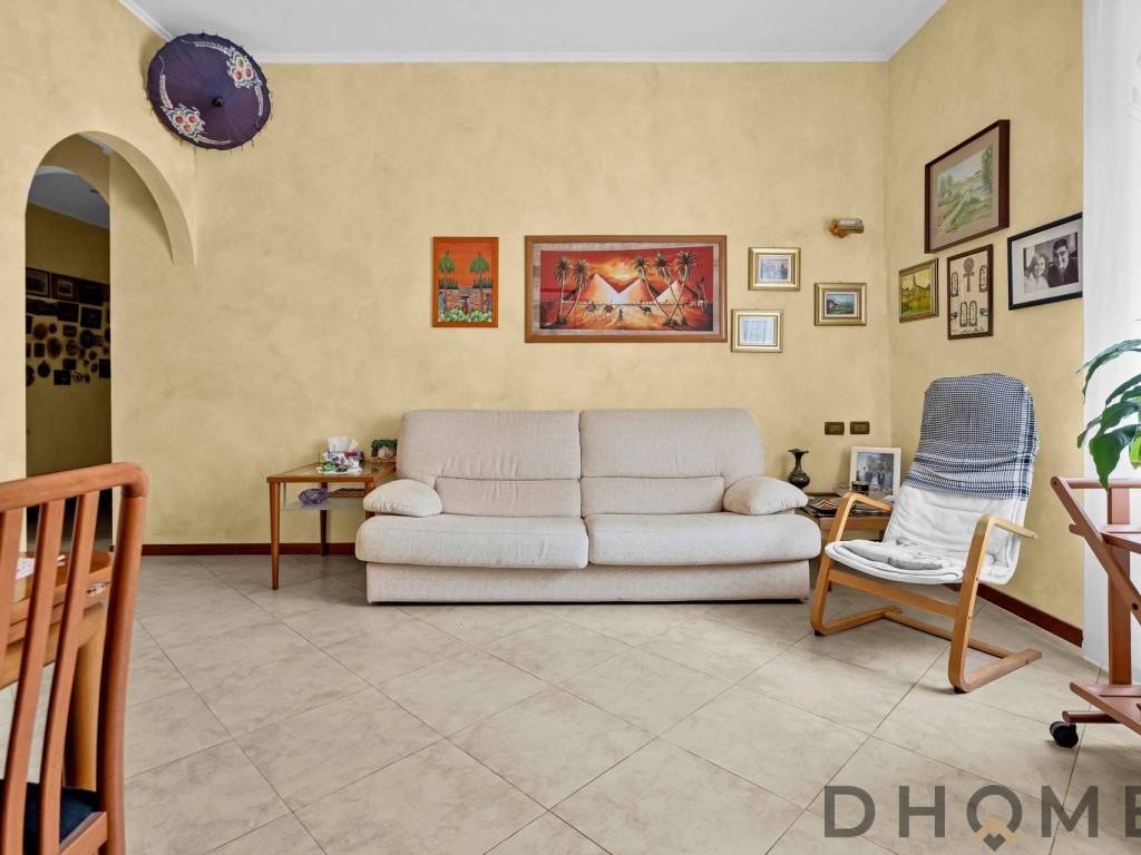 appartamento in vendita a Milano in zona Famagosta