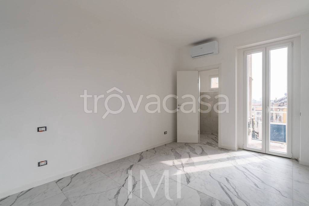appartamento in vendita a Milano in zona Porta Genova
