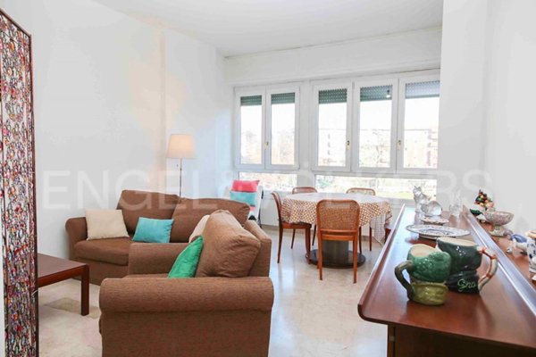 appartamento in vendita a Milano in zona Lorenteggio