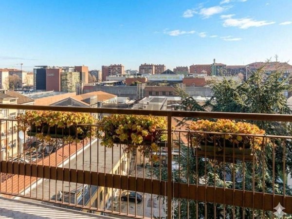 appartamento in vendita a Milano in zona Rottole