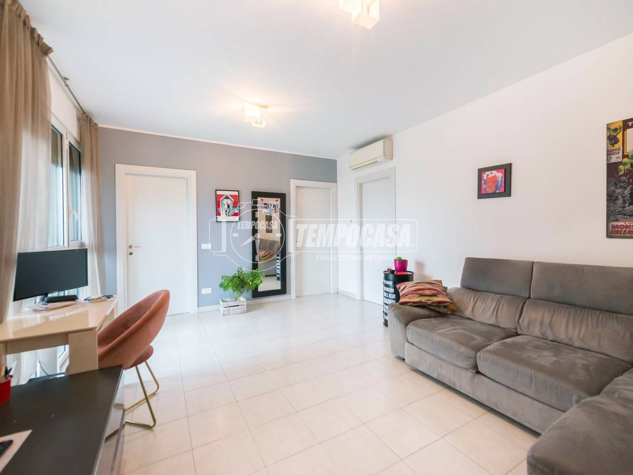 appartamento in vendita a Milano in zona Adriano