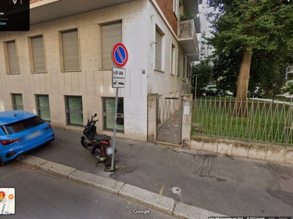 negozio in vendita a Milano in zona Porta Nuova