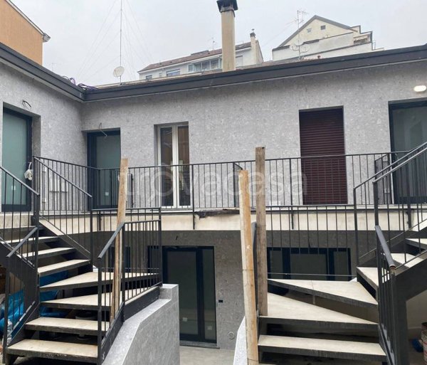 appartamento in vendita a Milano in zona Porta Vittoria