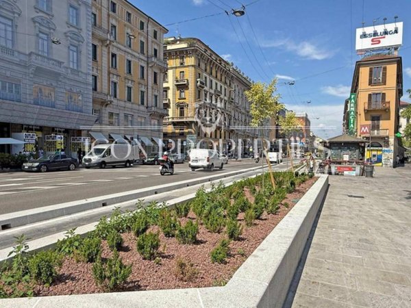 negozio in vendita a Milano in zona Centro Direzionale