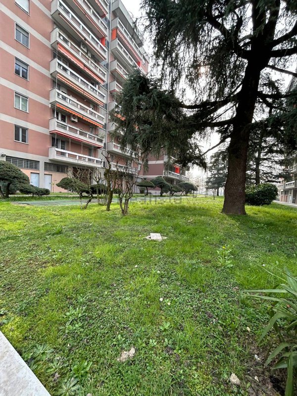 locale di sgombero in vendita a Milano