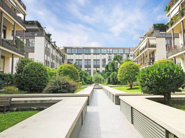 appartamento in vendita a Milano in zona Adriano