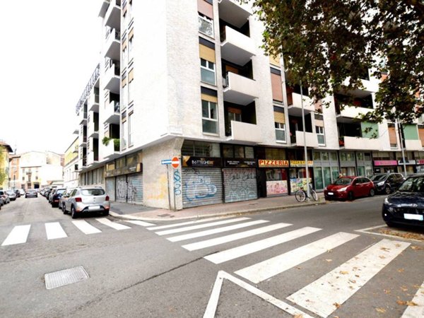 negozio in vendita a Milano in zona Affori