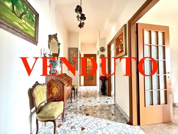 appartamento in vendita a Milano in zona Famagosta