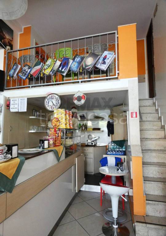 negozio in vendita a Milano in zona Porta Genova